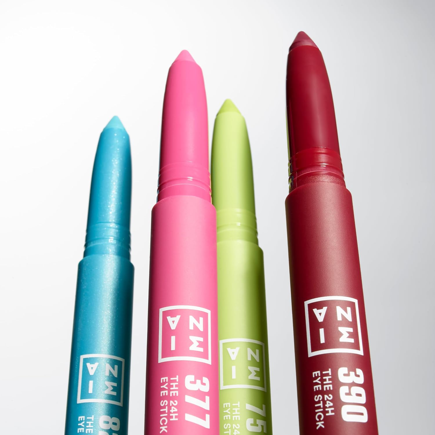Detalle de 3INA MAKEUP The 24H Eye Stick 737 – Grüner Lidschatten mit cremiger Textur, wasserfest 24h, vegan & cruelty-free