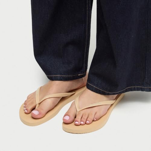 Detalle de Havaianas Slim Logo Pop Up: chanclas con logo en contraste para mujer