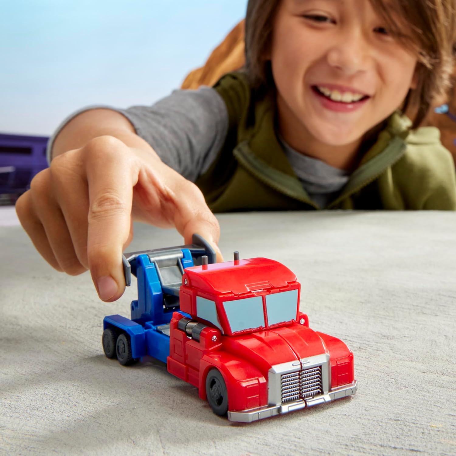 Thumbnail 8 de Transformers EarthSpark Smash Changers Optimus Prime 🚒