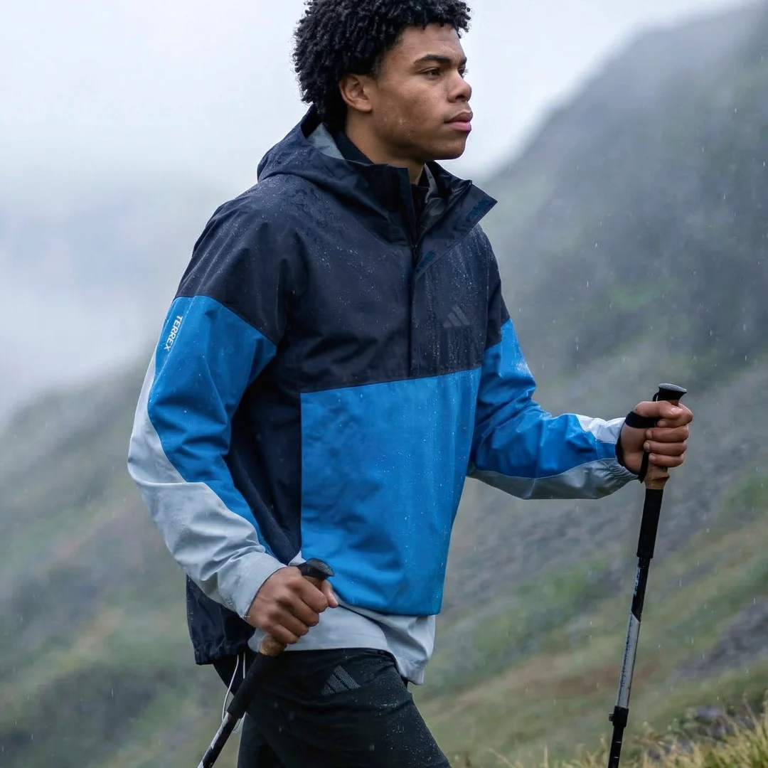 Detalle de Anorak Terrex Xploric 2.5 Layer CLIMAPROOF de Adidas: guía de compra