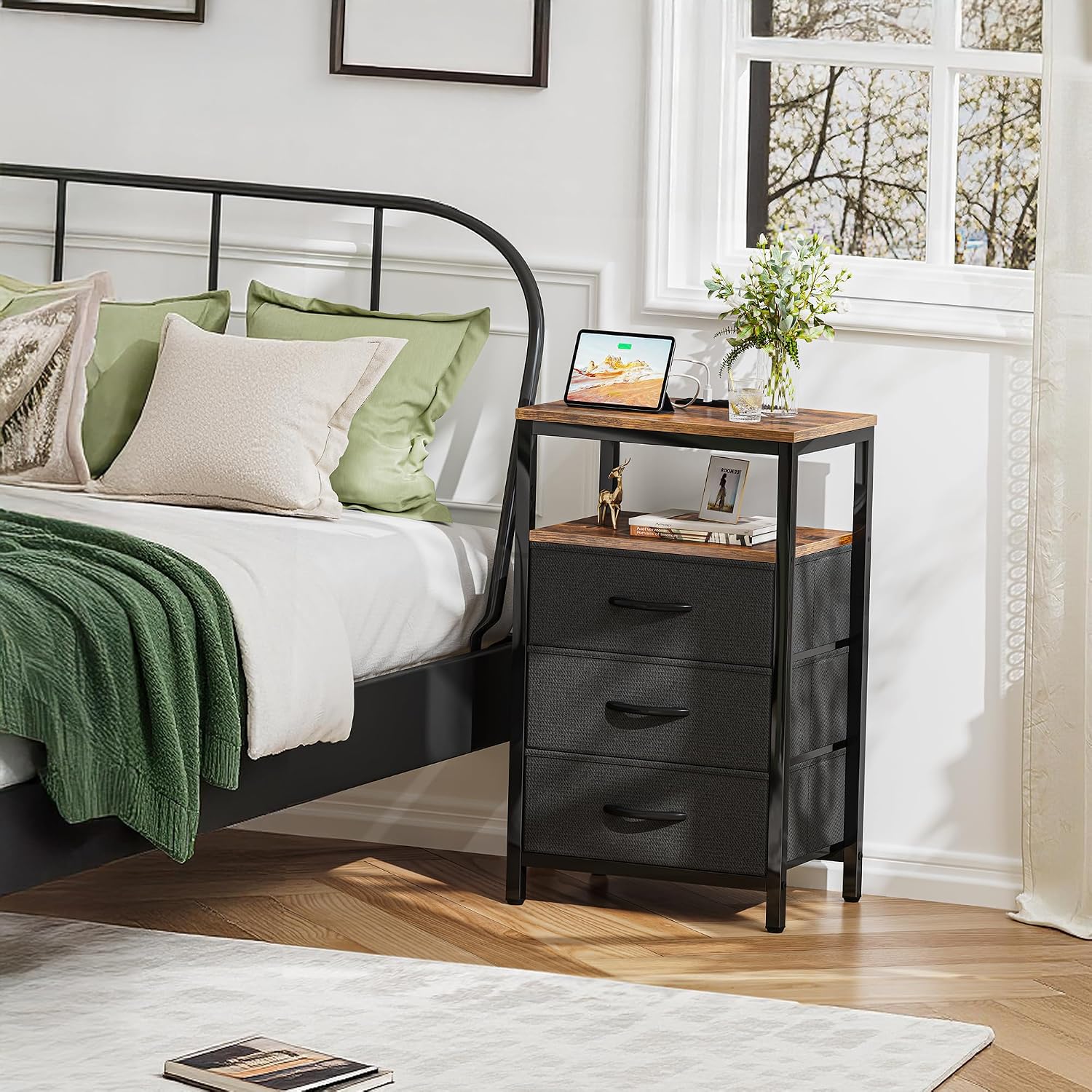 Detalle 2 de Huuger Nightstand 27.6" Charging Station for Bedroom