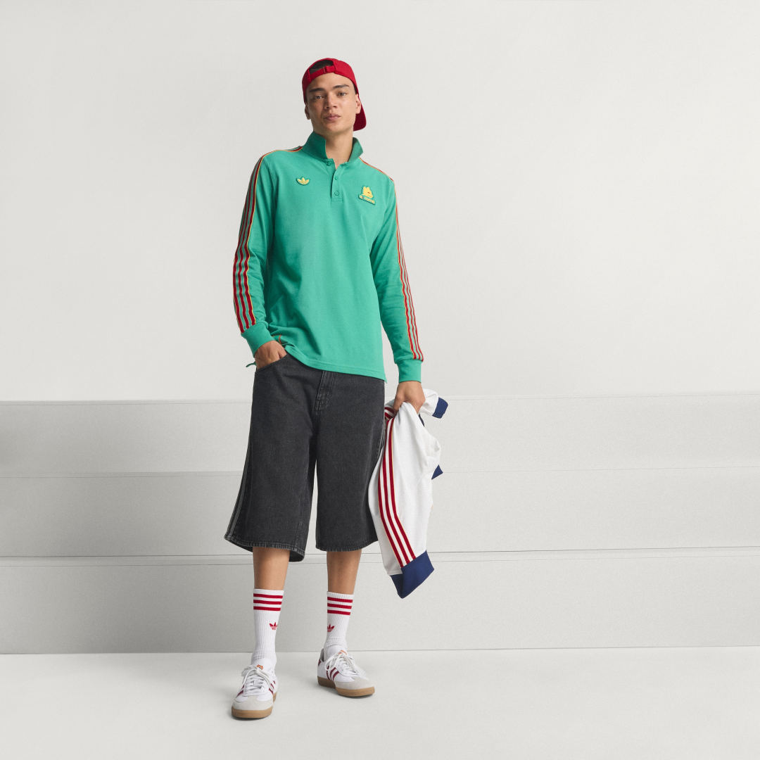 Detalle 2 de Polo manga larga AS Roma Terrace Icons de Adidas – Verde, estilo y comodidad para fans del club