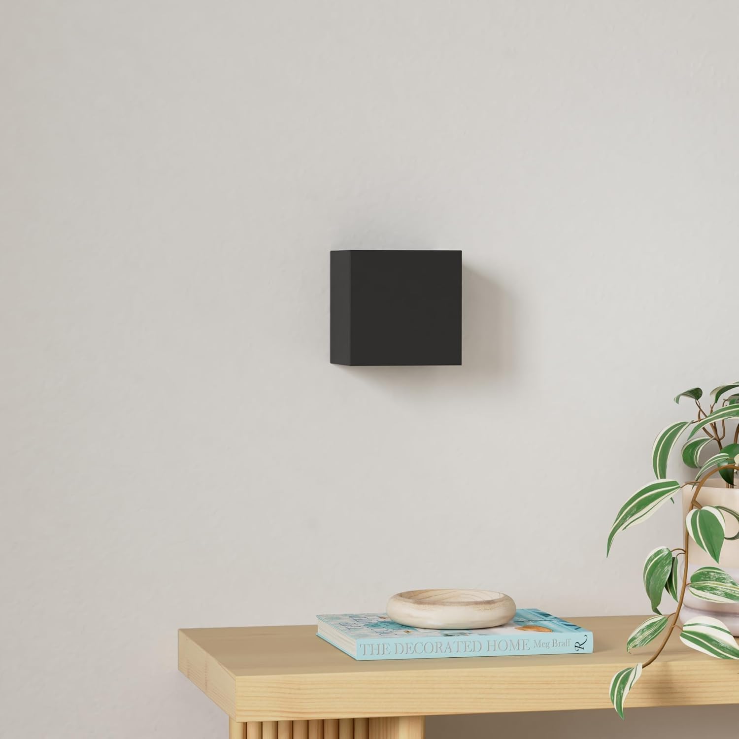 Thumbnail 1 de PHILIPS Hue White and Color Ambiance Außenwandleuchte Resonate – dimmbar, 16 Mio. Farben, steuerbar via App, Alexa kompatibel