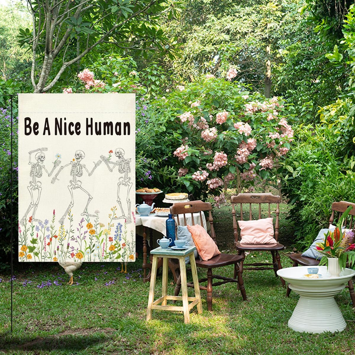 Detalle 2 de Funny Garden Flag, 12 x 18 Inches