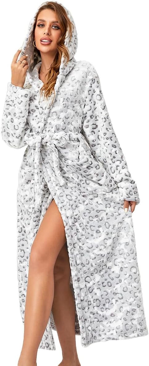 Detalle de RONGTAI B002 Women's Plush Hooded Robe for Quick Warmth at Home