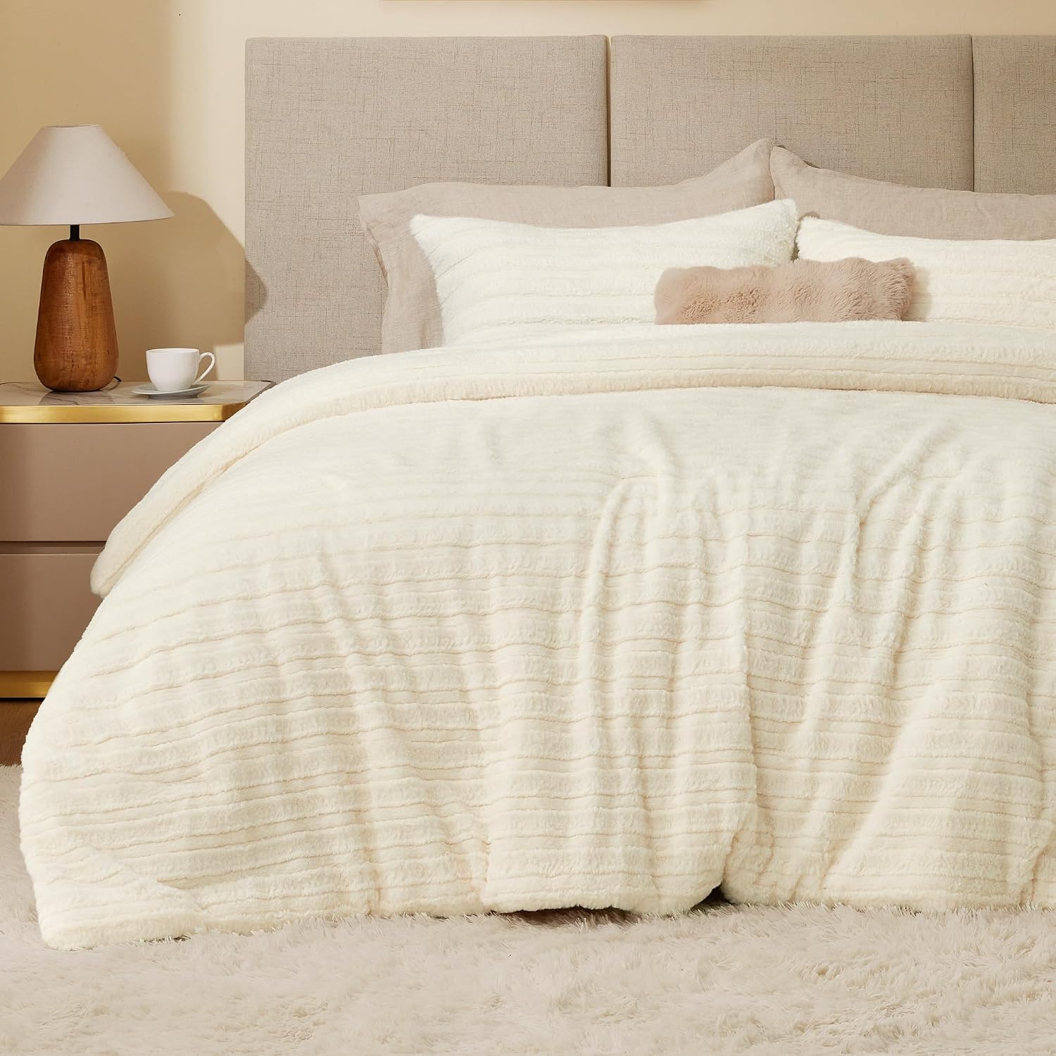 Detalle de BEDELITE Queen Plush Faux Fur Comforter Set