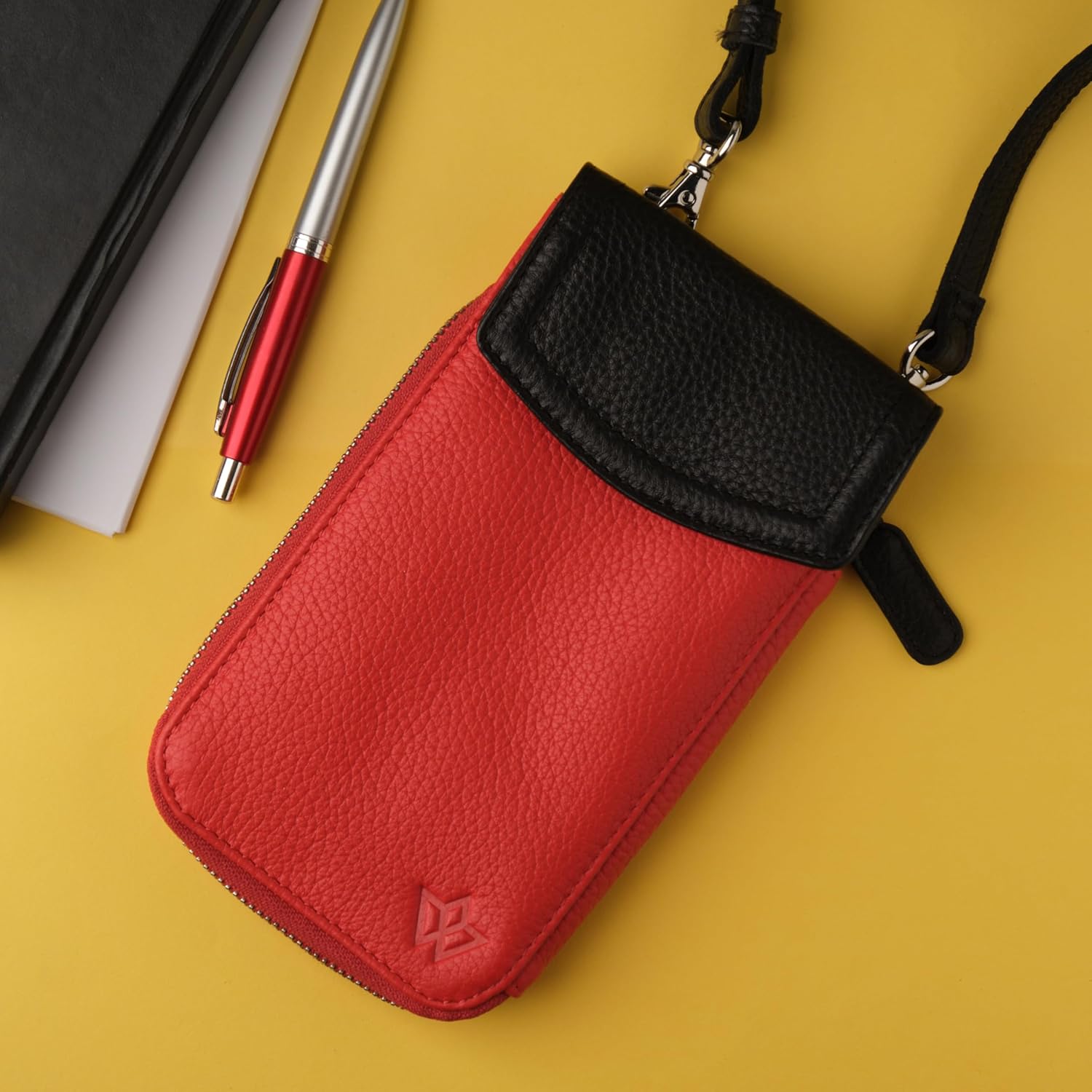 Thumbnail 1 de WASAMA Sidekick: Genuine Leather Crossbody Phone Bag for Women