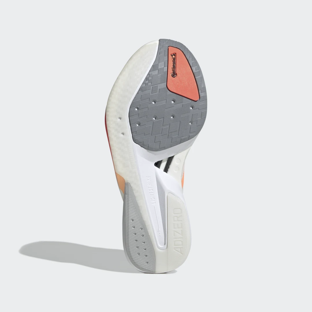 Detalle de Adidas Adizero Boston 13, zapatilla blanca