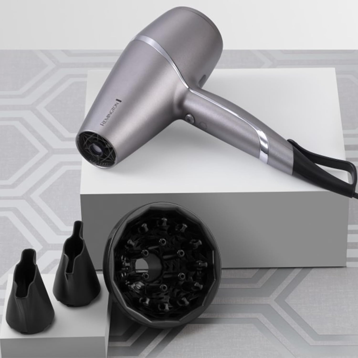 Detalle de Remington Asciugacapelli PROluxe You AC9800: StyleAdapt, 2400 W e Diamond-Ceramic per una piega professionale