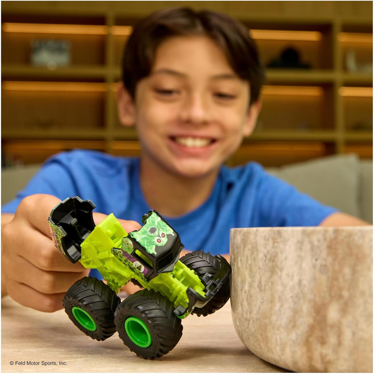 Thumbnail 5 de Monster Jam Smash & Bash Megalodon 1:64 – Monster truck riparabile per bambini dai 3 anni