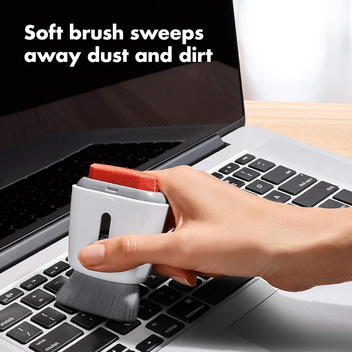 Thumbnail 2 de OXO Good Grips Sweep & Swipe Laptop Cleaner