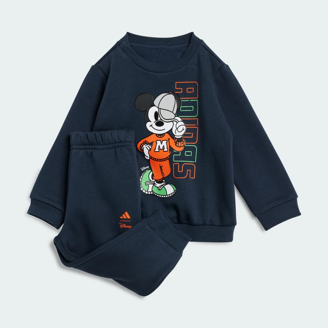 Detalle de Chándal Disney Mickey Mouse Kids de Adidas: cómodo, colorido y pensado para peques