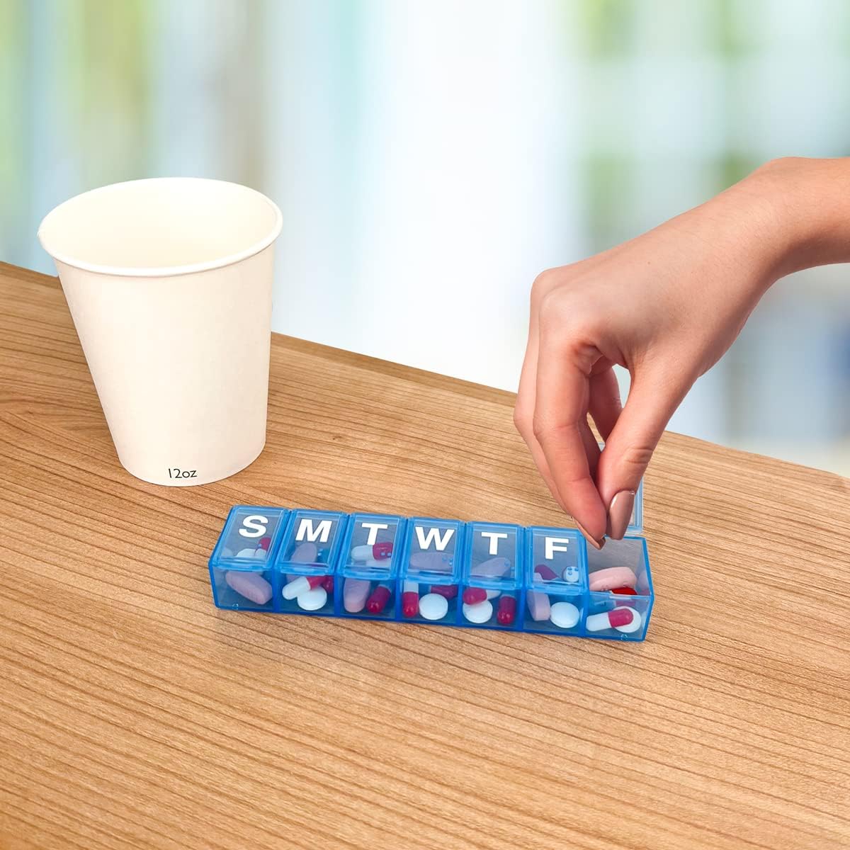 Thumbnail 5 de Amazon Basic Care Weekly Pill Organizer, 7 days
