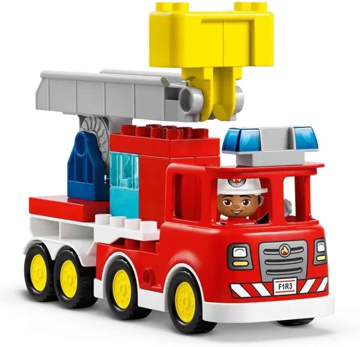 Thumbnail 3 de LEGO DUPLO Fire Engine with Hose and Firefighter