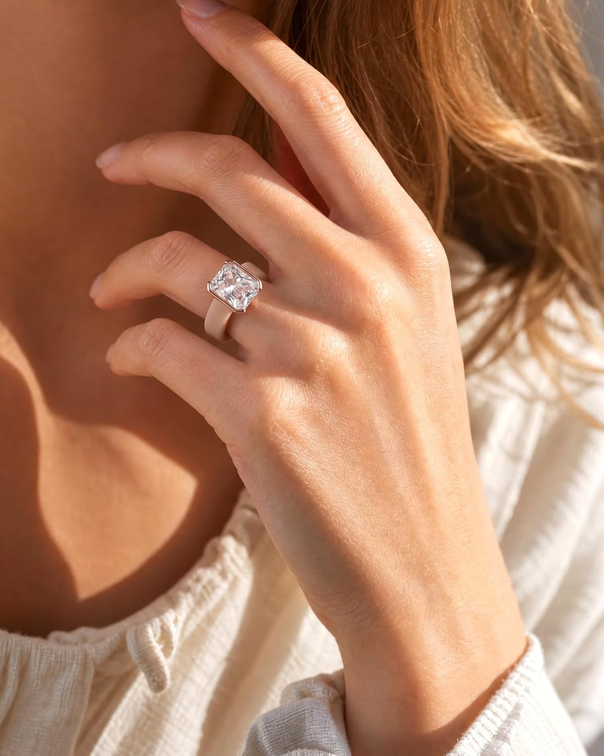 Detalle 2 de Egnaro Silicone Engagement Ring, 11x8 mm Cubic Zirconia