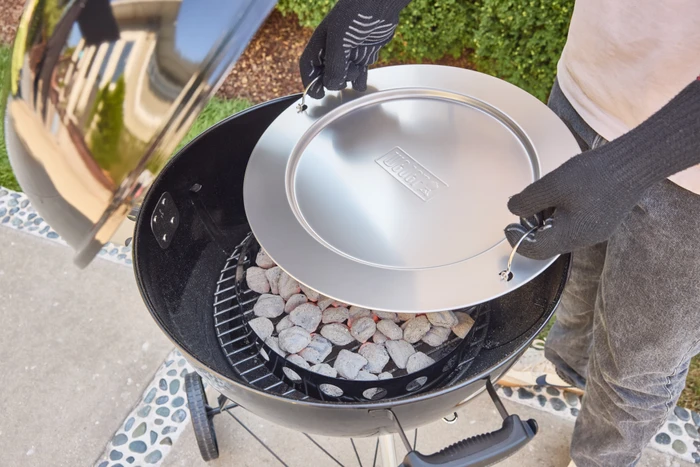 Thumbnail 16 de Weber Master Touch Premium E-5770 Schwarz – Vielseitiger Holzkohlegrill für indirektes Grillen und Räuchern