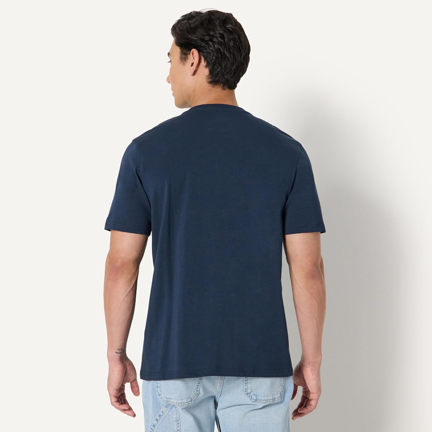 Thumbnail 2 de Amazon Essentials Herren Kurzärmeliges T-Shirt mit V-Ausschnitt (normale Passform)