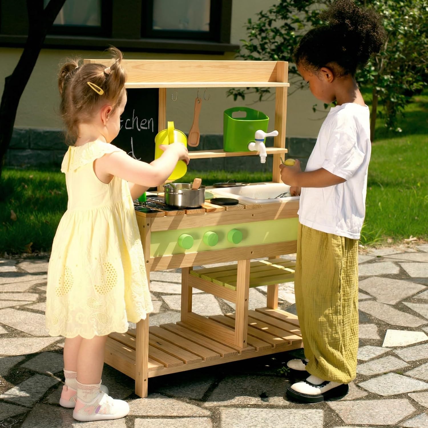 Detalle 2 de Outdoor-Matschküche aus Holz für Kinder