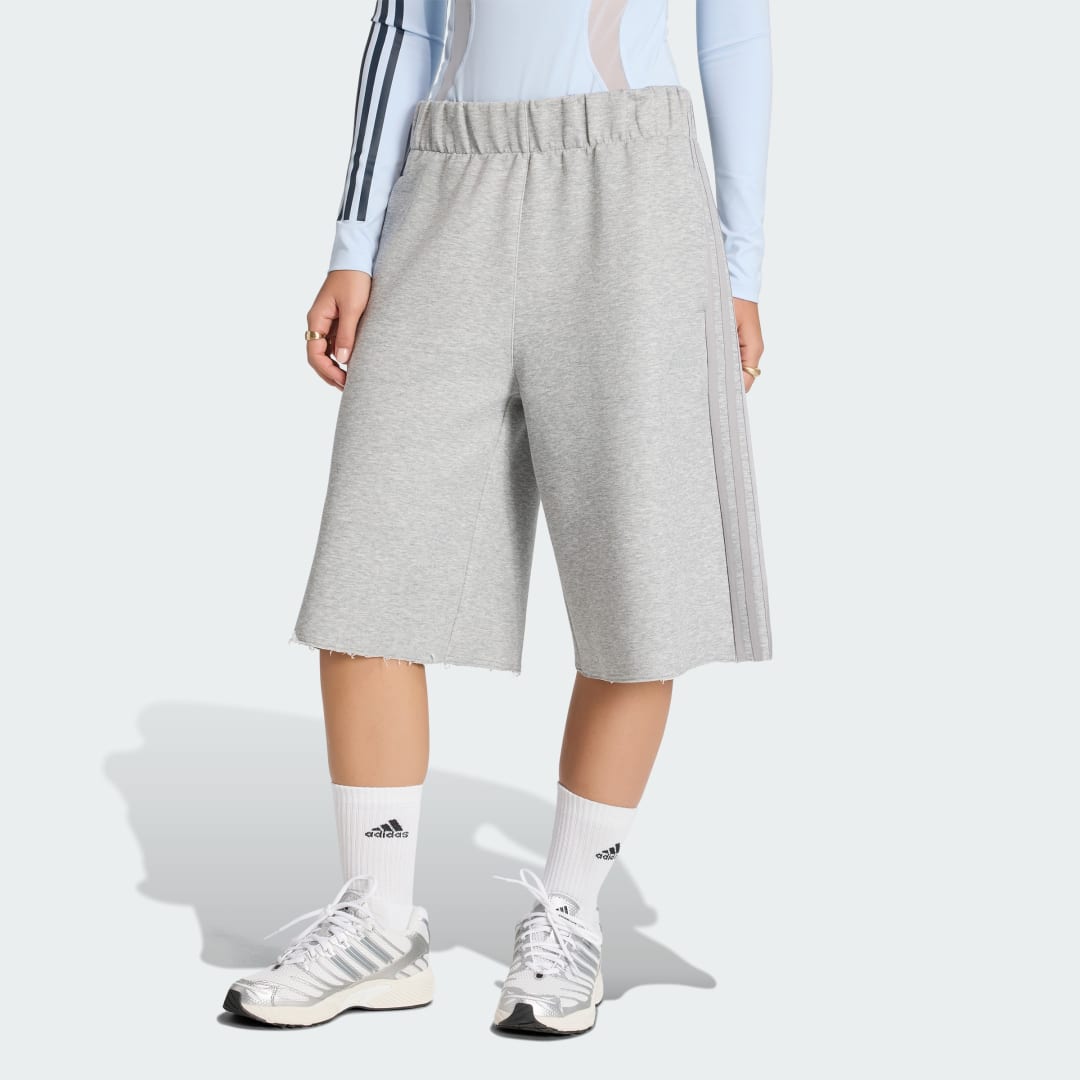 Detalle de Pantalón corto Teamgeist de Adidas: comodidad y estilo en Gris
