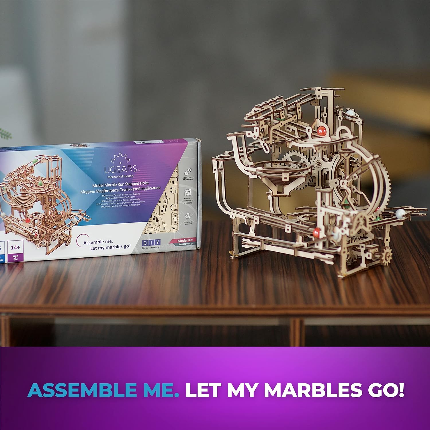 Detalle 1 de UGEARS Wooden Marble Run 355 pcs