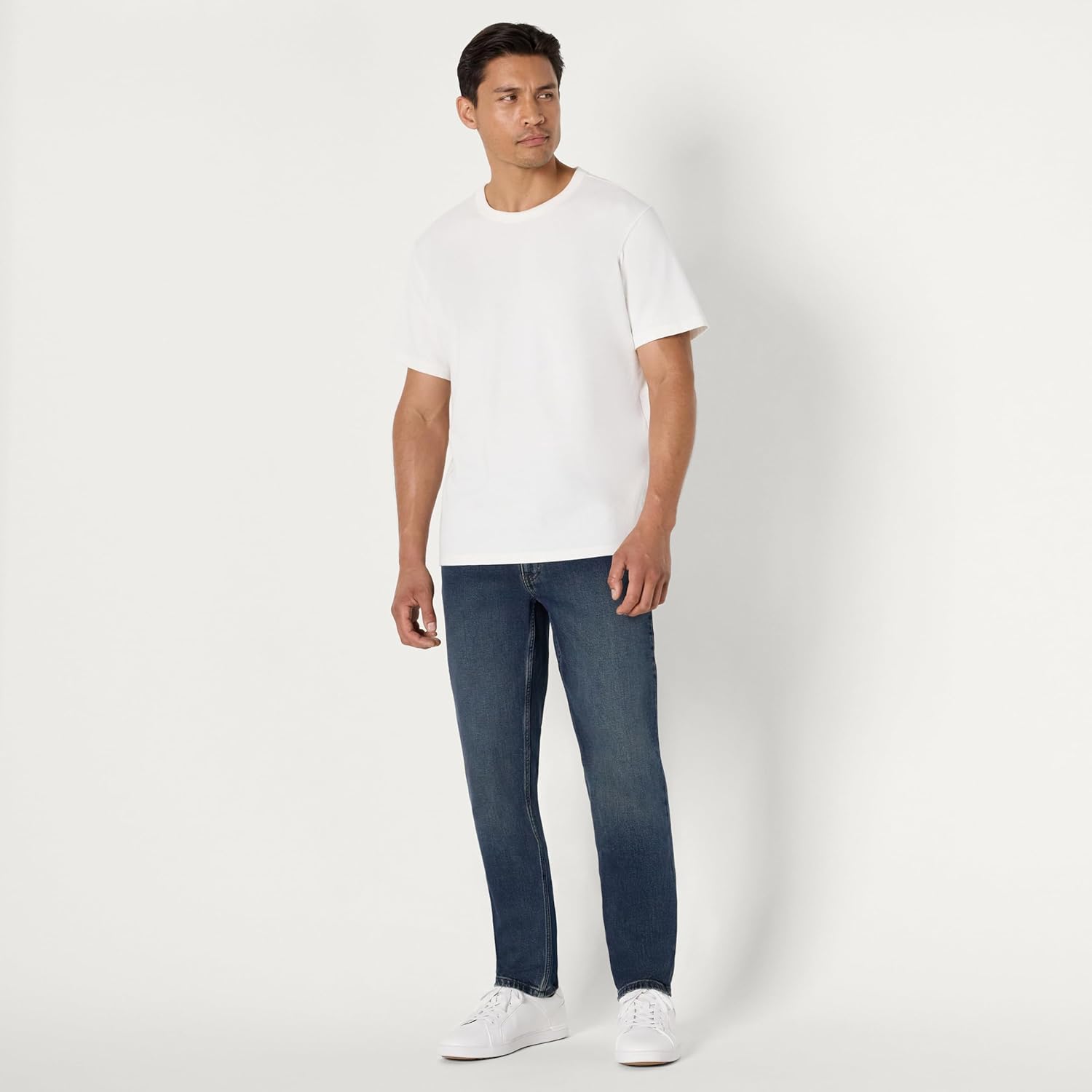 Thumbnail 2 de Amazon Essentials Herren sportlich geschnittene Jeans mit geringem Stretchanteil – Robust, souverän sitzend