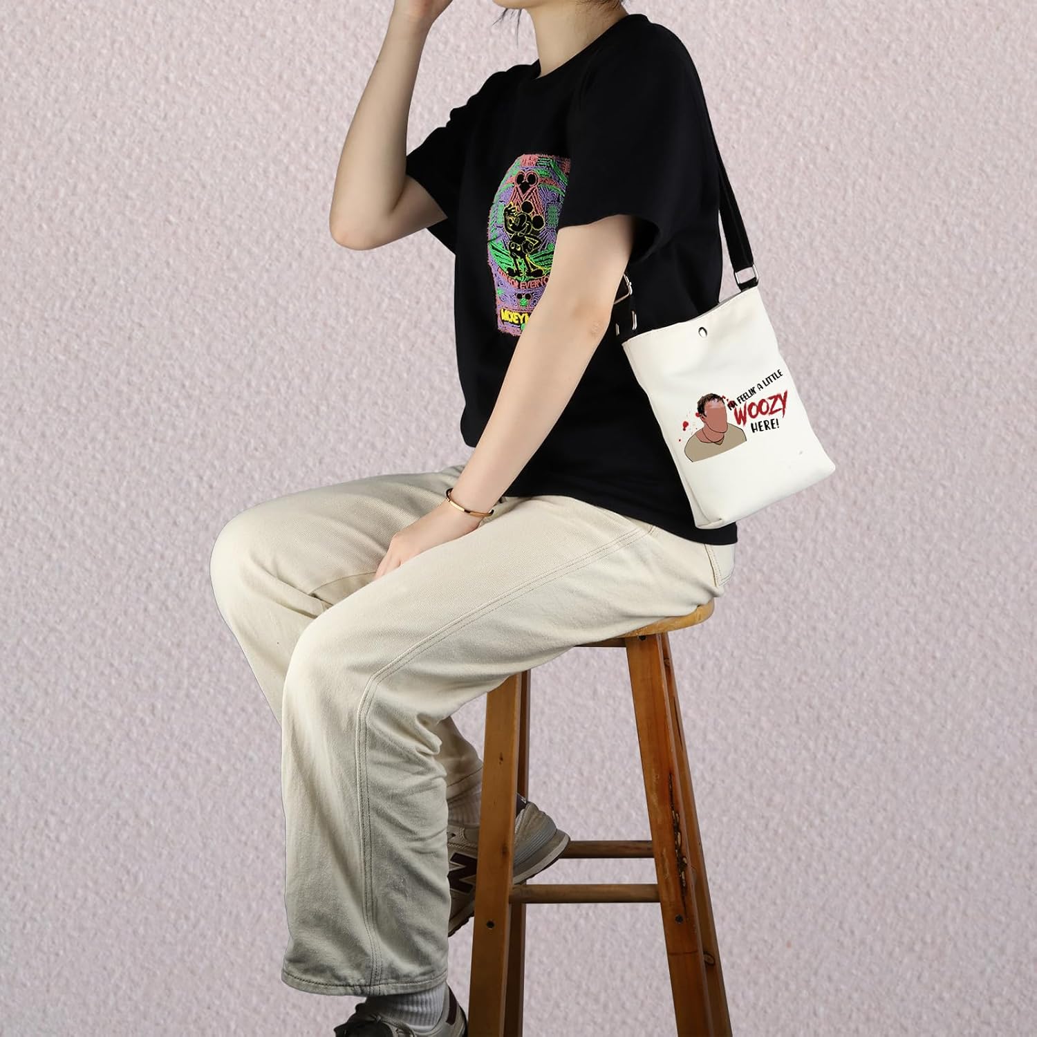 Detalle de Scream Crossbody Bag: Horror Movie Inspired Gift for Fans