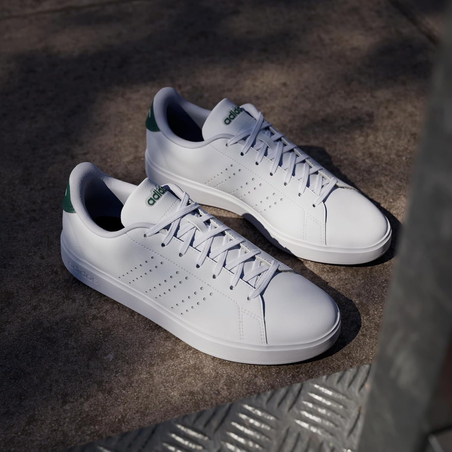 Detalle de adidas Uomo Advantage 2.0 Scarpe – Cloud White/Core Black/Green, 43 1/3 EU