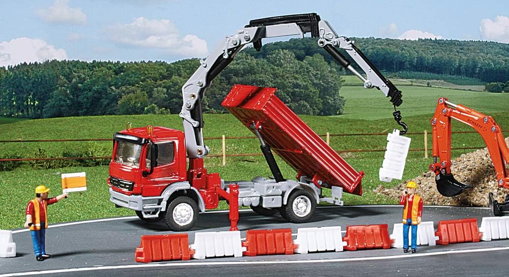 Detalle 2 de SIKU 3534 Mercedes-Benz Atego – ciężarówka z dźwigiem 1:50