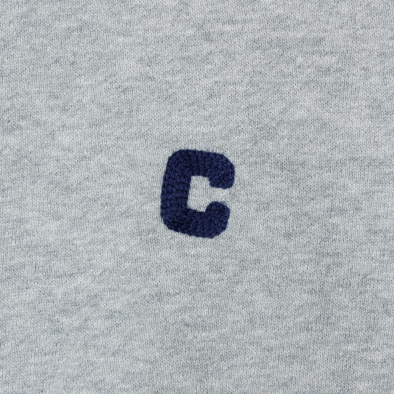 Detalle de Champion CKSA005Z キッズ クルーネックスウェット 綿100%・長袖・胸元ロゴ刺繍