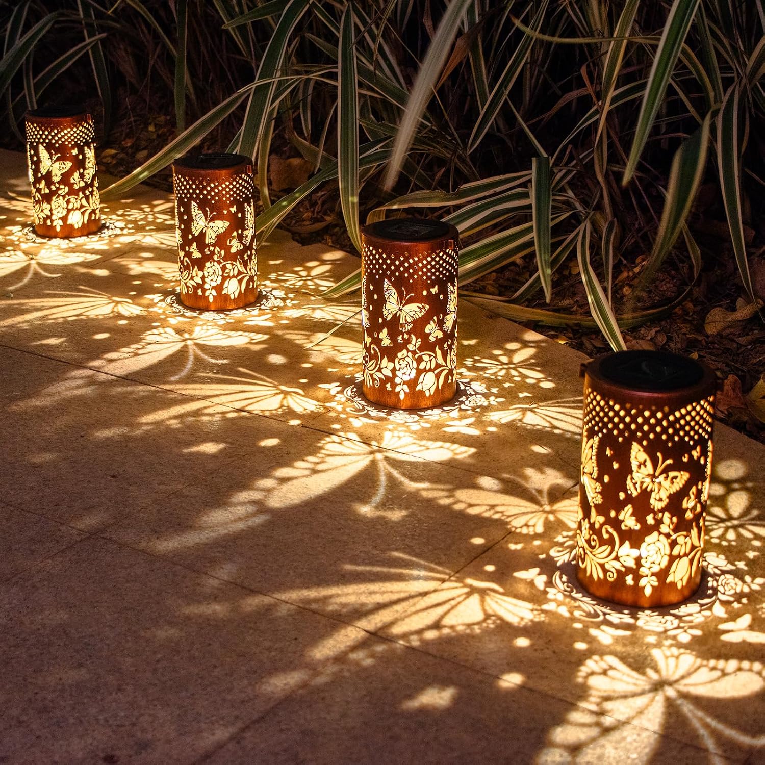 Detalle 2 de Garden Dragonfly Solar Lantern 7.1in
