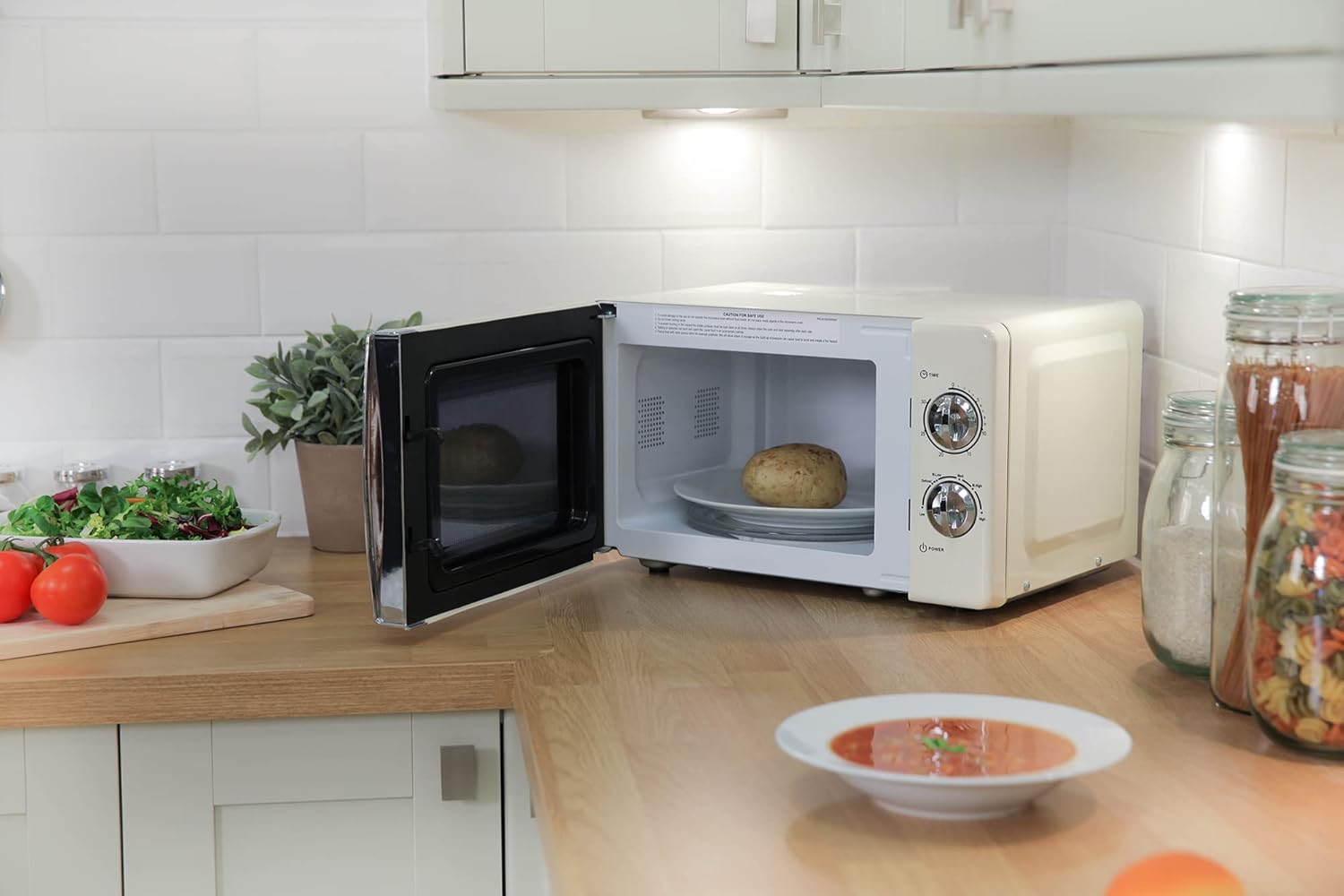Detalle de Russell Hobbs RHMM701C 17L 700W Cream Solo Microwave with Timer, Ringer & Defrost