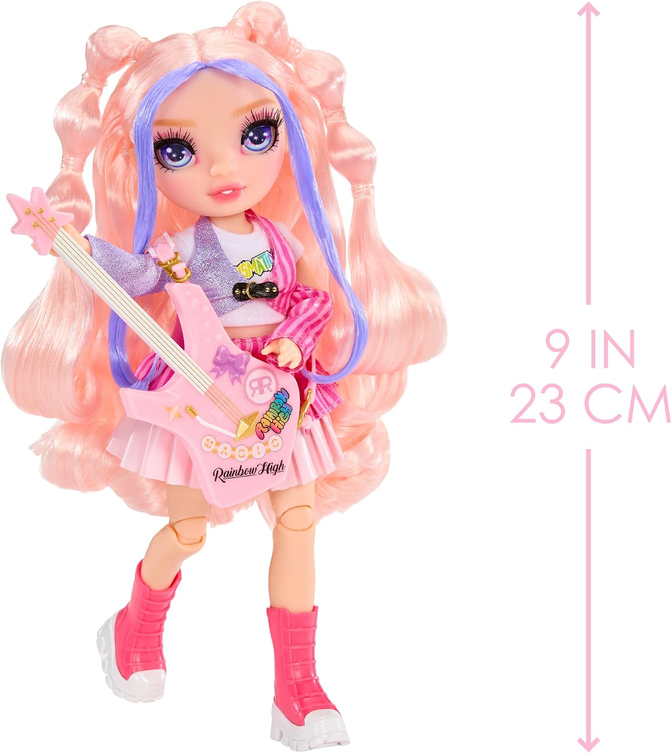 Detalle de Rainbow High Junior High Rock Band – Bella (Pink) Modepuppe mit Bassgitarre, 23 cm