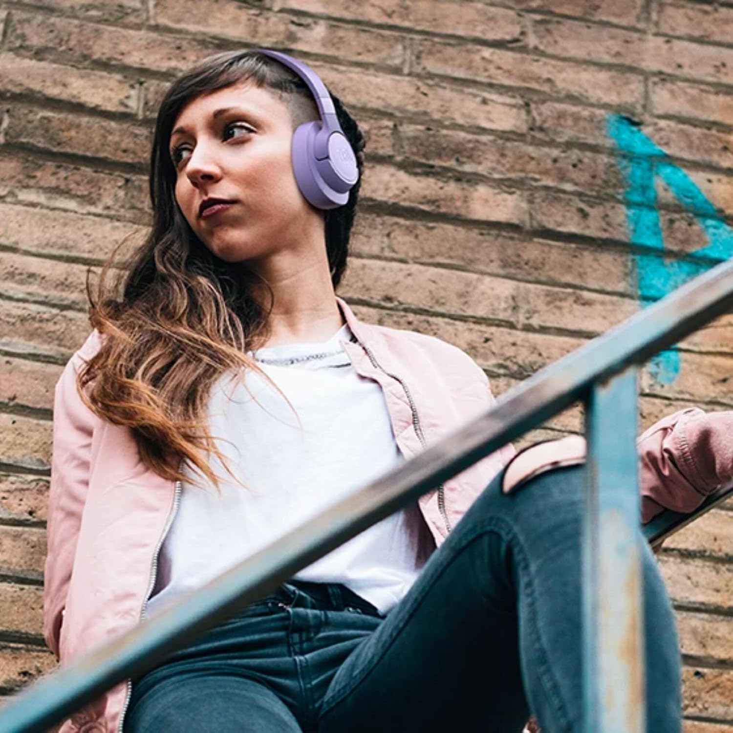 Detalle 2 de JBL Tune 720BT JBLT720BTPURAM Wireless Over-Ear Headphones, Lavender, 76-Hour Battery