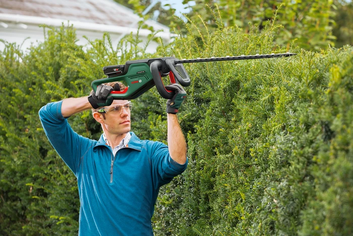 Thumbnail 18 de Bosch UniversalHedgeCut 18v-55 (ohne Akku) – ohne Akku, 20 mm Aststärke, brushless Motor