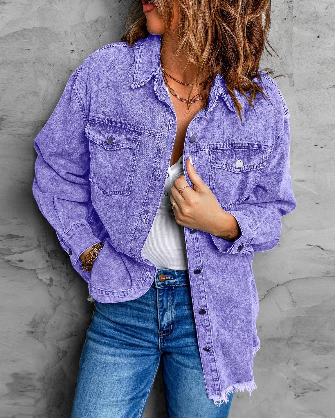 Thumbnail 4 de Vetinee Women’s Oversized Button Up Frayed Hem Shacket Long Sleeve Pockets Denim Jean Jacket