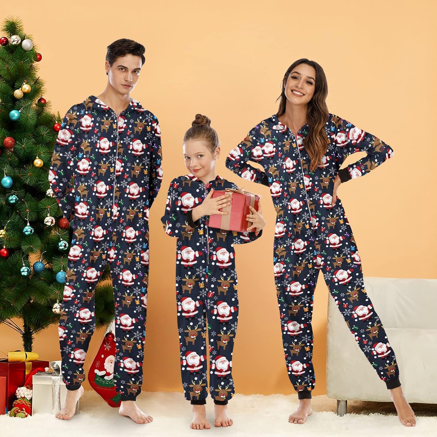 Detalle 2 de Neufigr Family Christmas Pajamas with Front Zipper, Reindeer Hood and Ribbed Cuffs