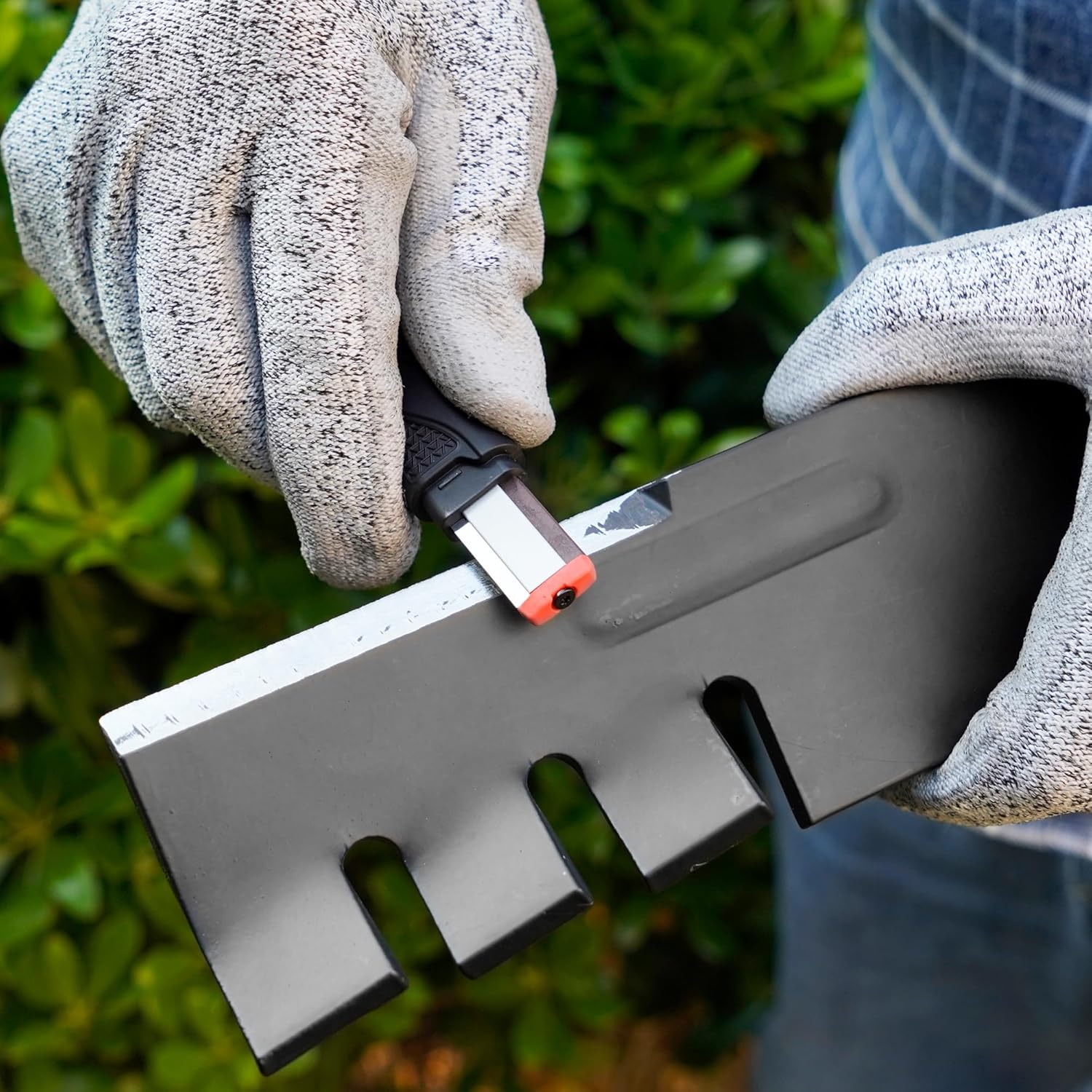Detalle de SHARPAL 129N: Affilatrice multiuso per utensili da giardino e lame affilate in pochi gesti