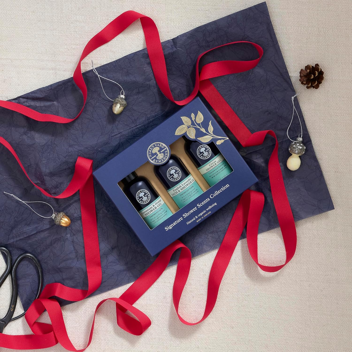 Detalle 2 de Neal's Yard Remedies Reviving Shower Scents pack of 3
