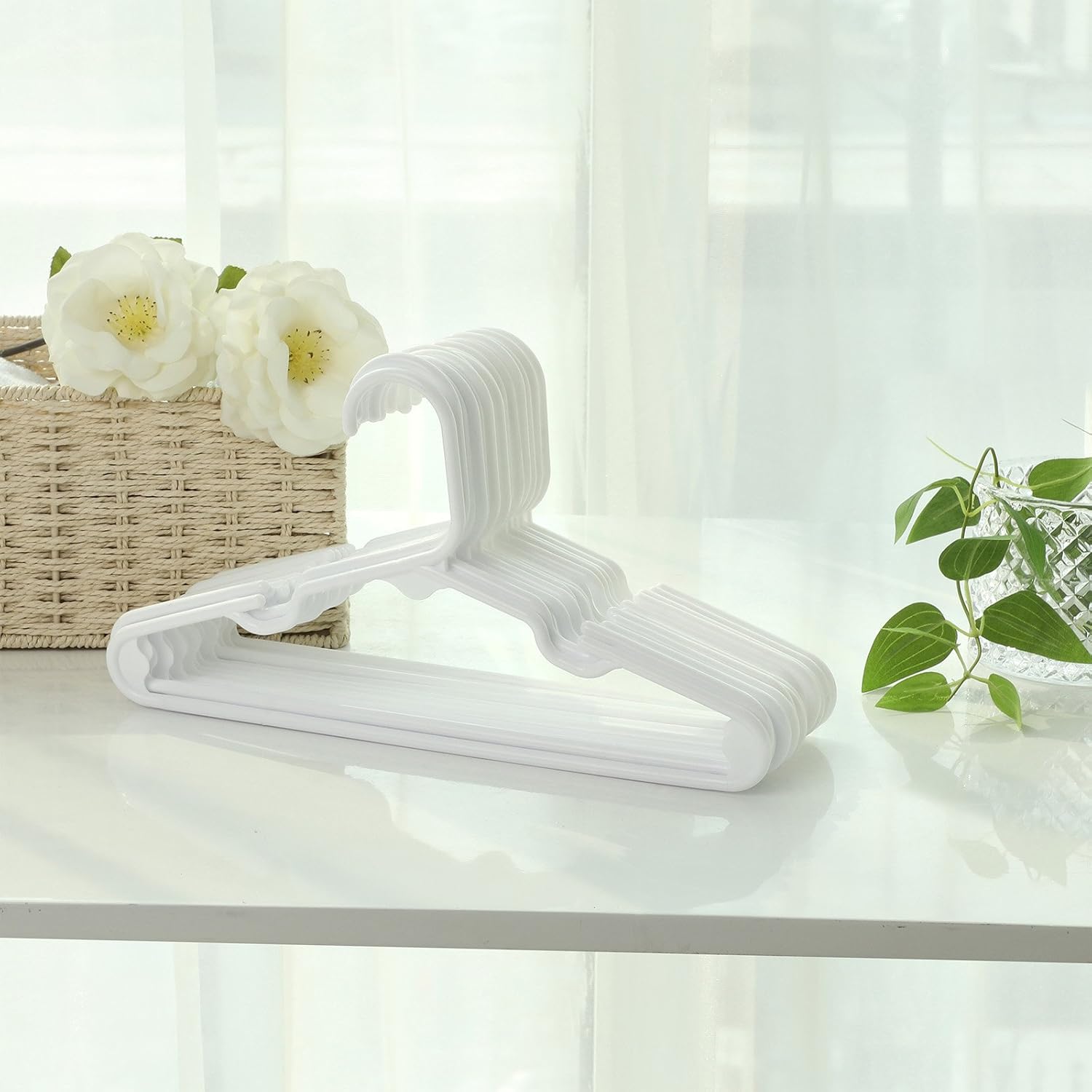 Detalle de SONGMICS BODIE CRP06W-30 Kids’ Clothes Hangers, White, Slim, Pack of 30
