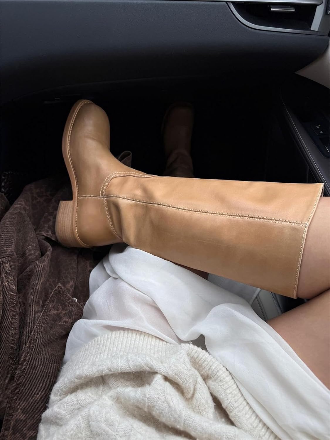 Detalle 2 de Coutgo Women's Knee-High Boots with Square Toe and 1.57-Inch Block Heel