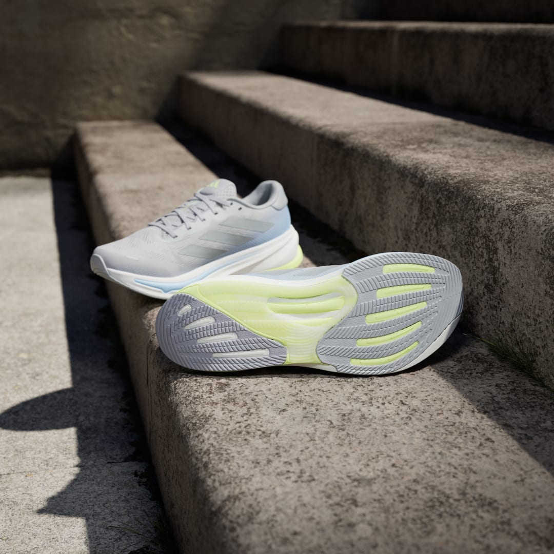 Detalle de Zapatilla Supernova Rise 2 Running de Adidas – versátil y cómoda para entrenos diarios