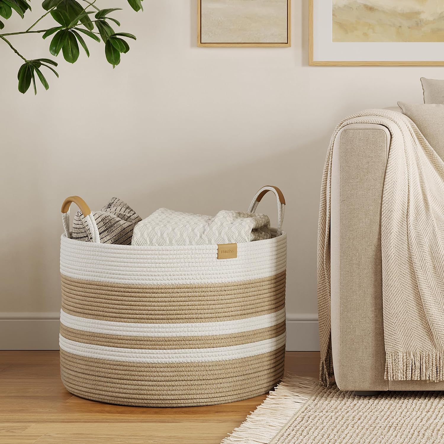 Detalle 2 de Nunsino 72L Cotton Rope Basket with Leather Handles, Brown and White