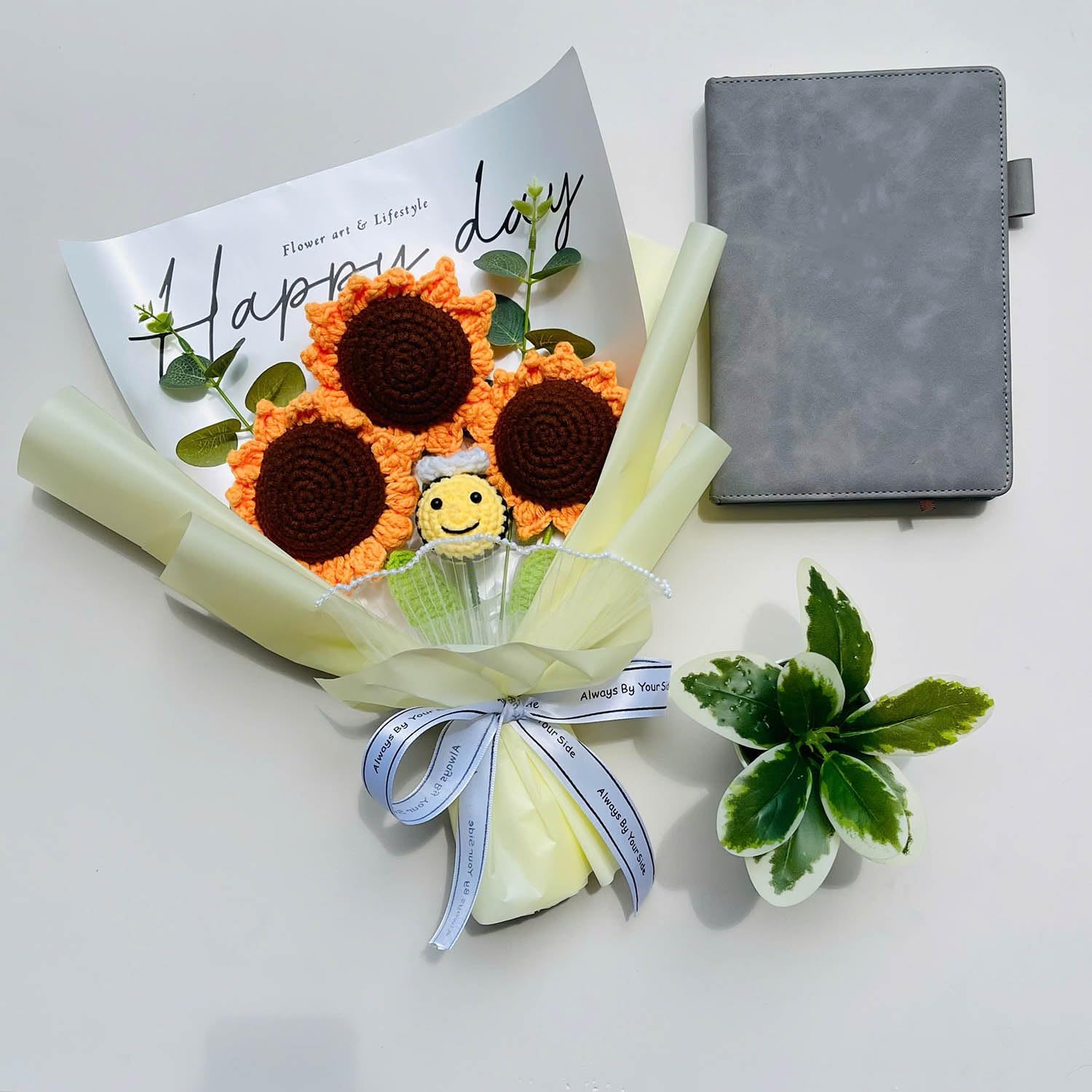 Detalle 2 de Tokatan Crochet Flower Bouquet Cotton Yarn