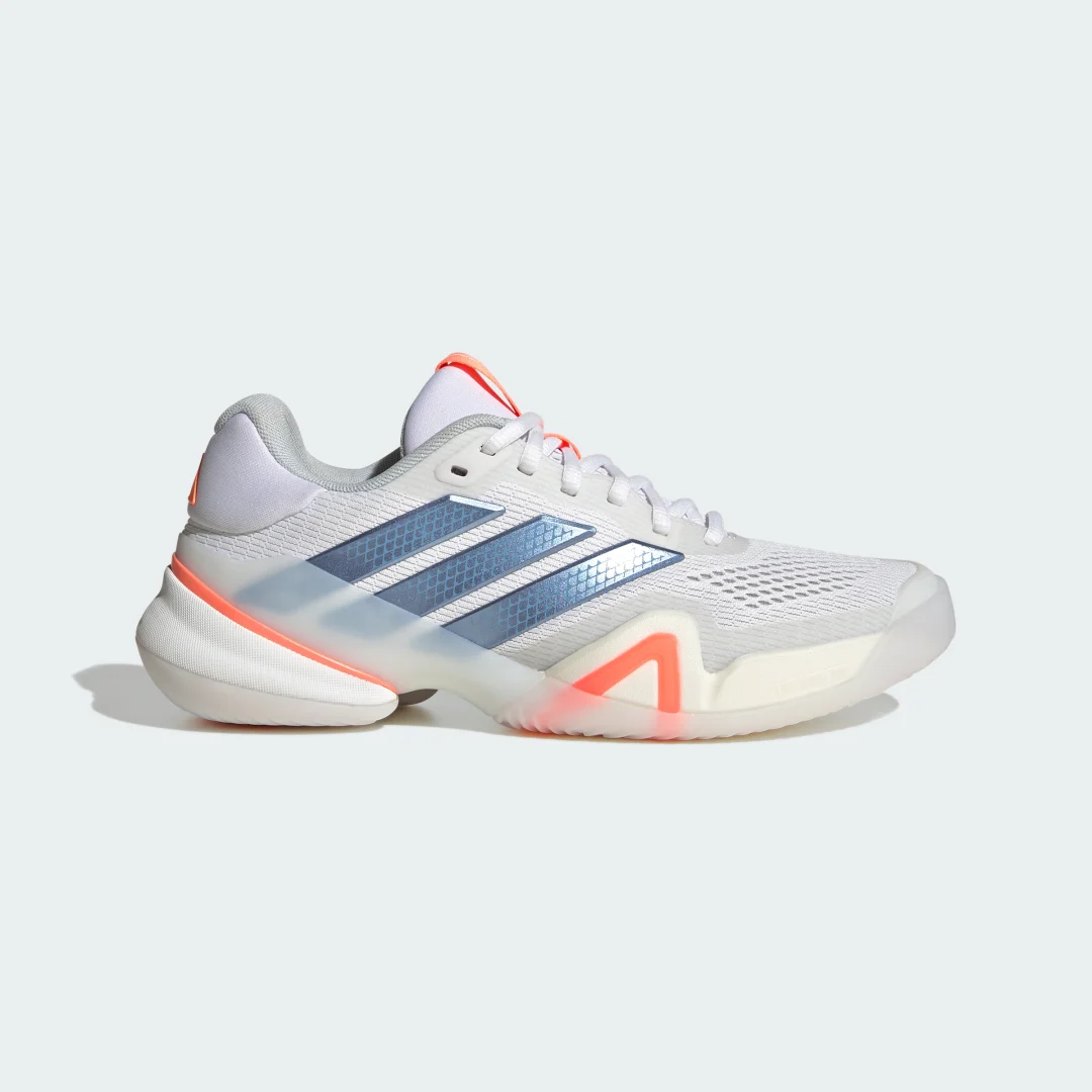 Detalle de Zapatilla de tenis Barricade 14 de Adidas: equilibrio entre agarre y respuesta para juego intensivo