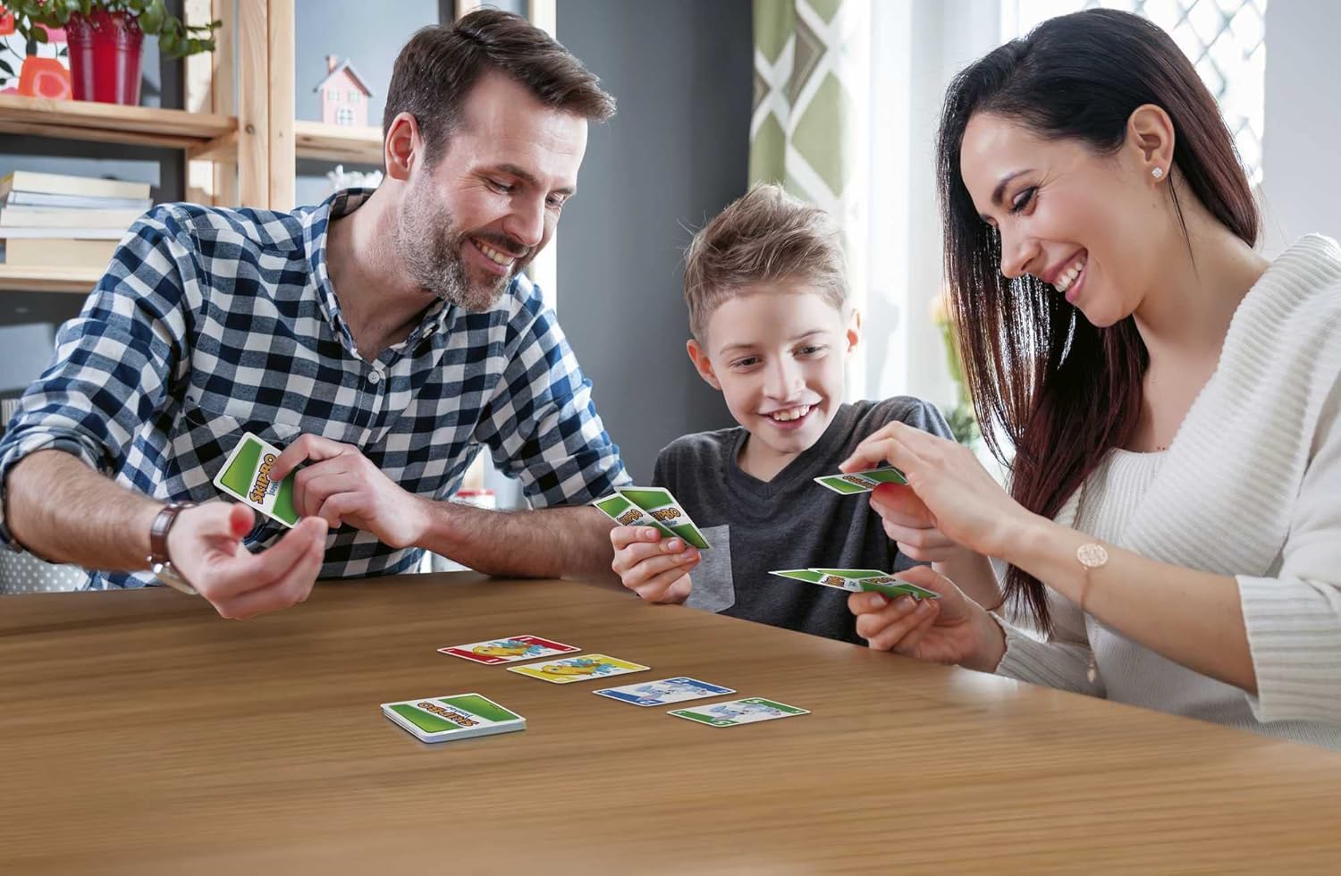 Thumbnail 1 de Mattel Skip-Bo Junior Kartenspiel – 2 Spielniveaus, 112 Karten, ab 5 Jahren, für 2–4 Spieler