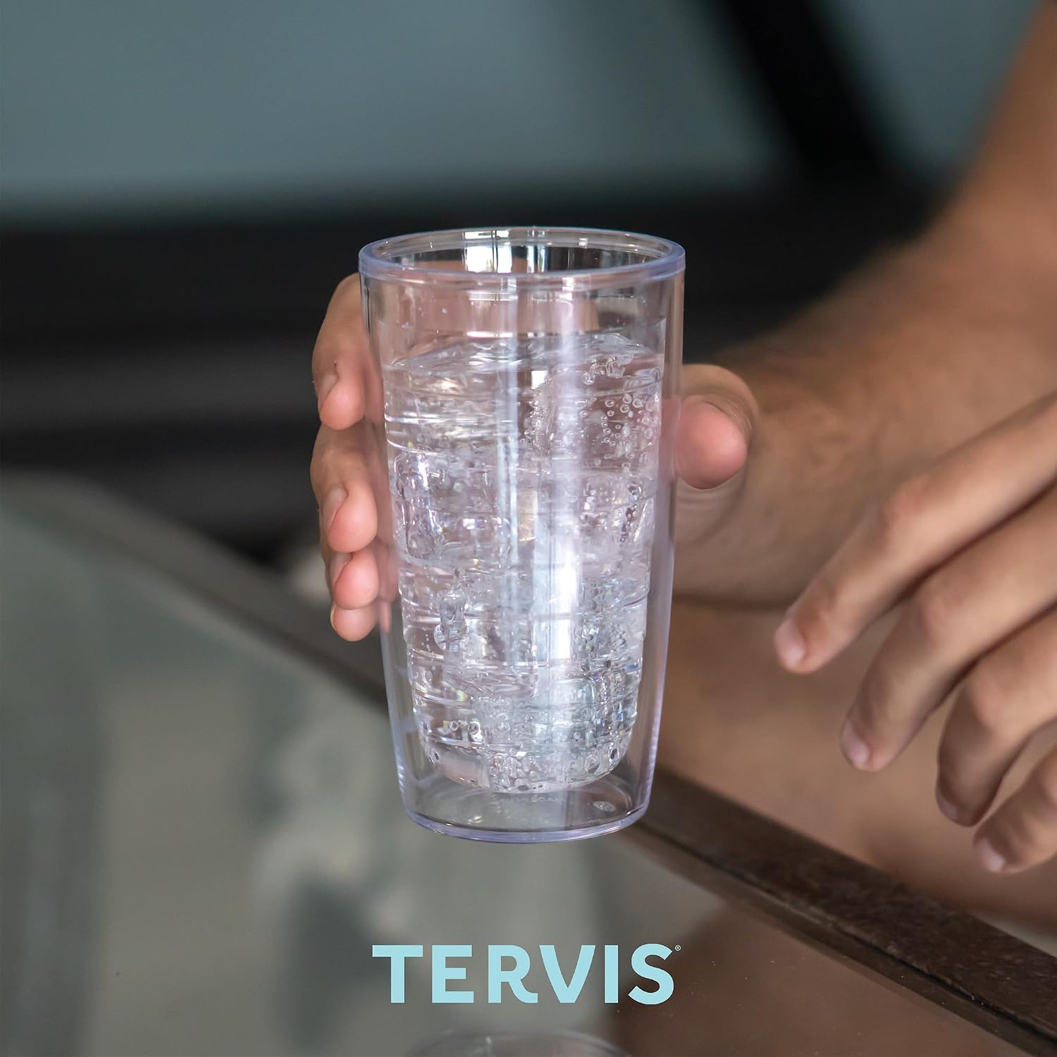 Detalle 2 de Tervis Made in USA Double Walled Inkreel Insulated Tumbler (16oz) — Windswept Crystal Nature