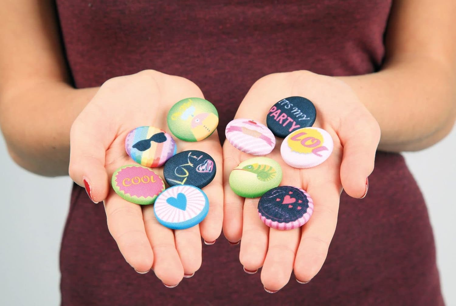 Thumbnail 3 de Lena 42595 Button Style molto eleganti: set fai-da-te per creare bottoni (con strumenti e accessori)