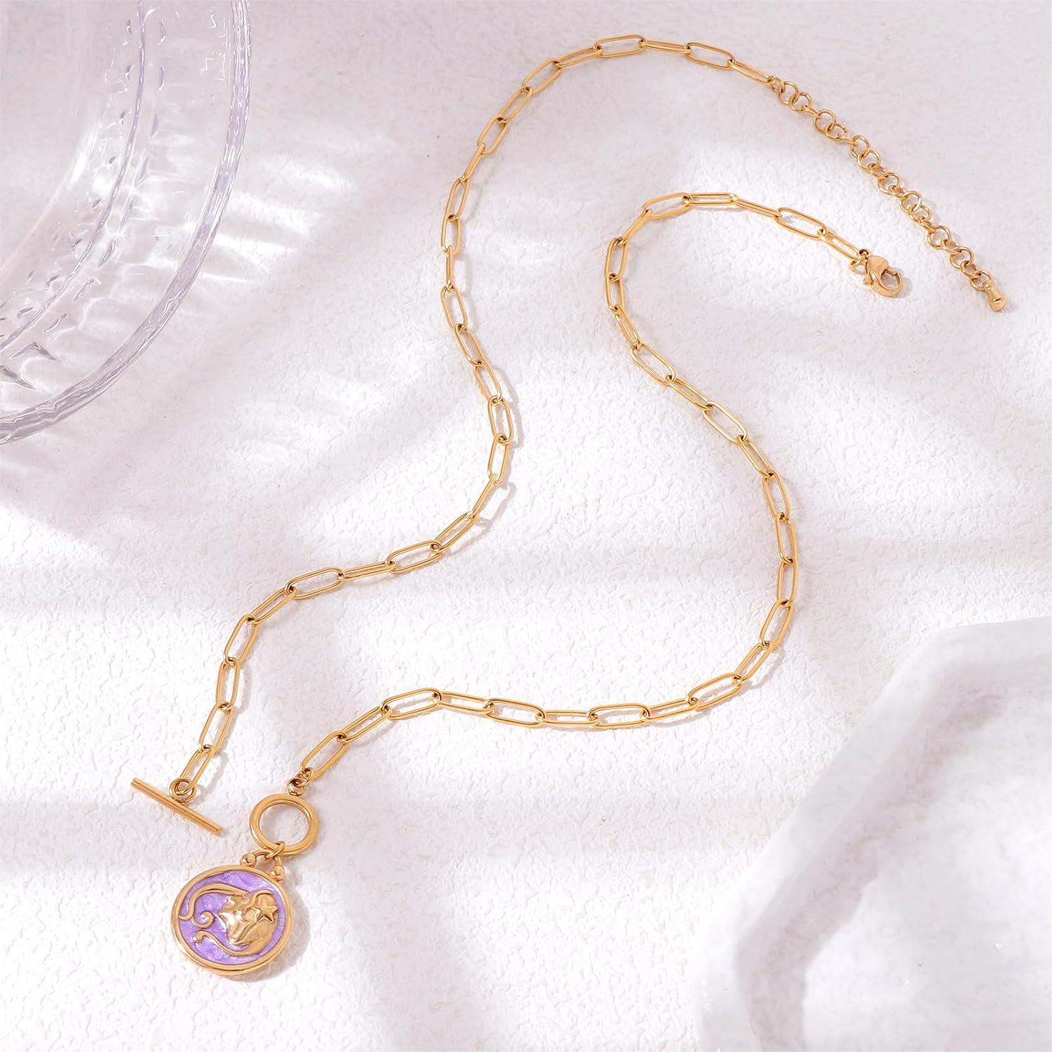 Detalle 2 de Zodiac Pendant Necklace 18k Gold-Plated