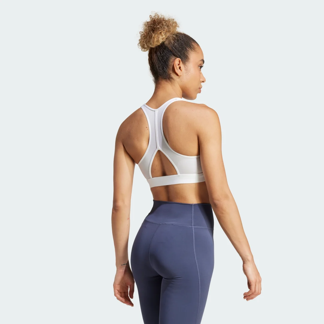 Detalle 2 de Sujetador estampado PrimeLiftreact de Adidas – comodidad y estilo en color blanco
