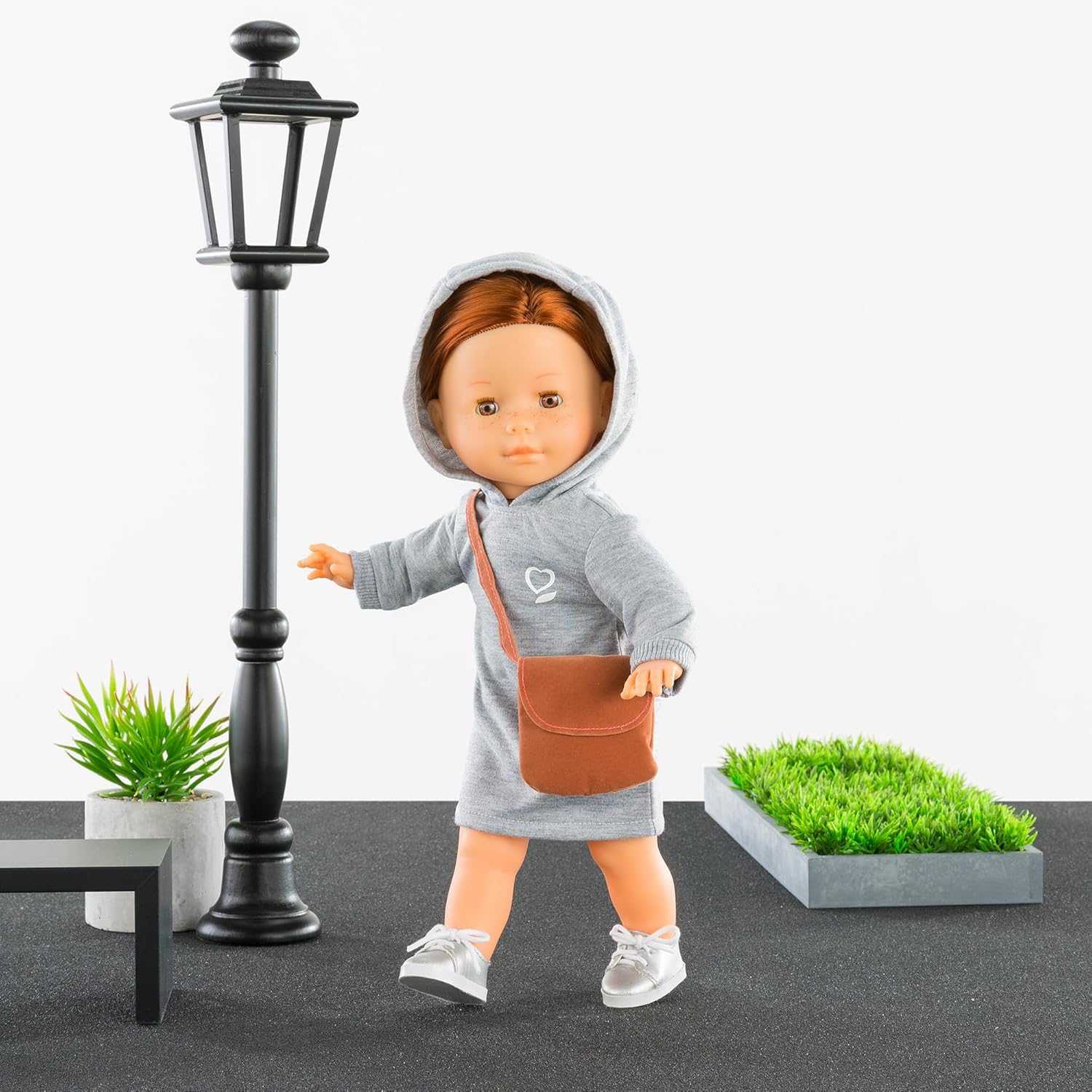 Detalle 2 de Corolle Sweatkleid 9000211980 für 36 cm MaCorolle Puppen – ab 4 Jahren
